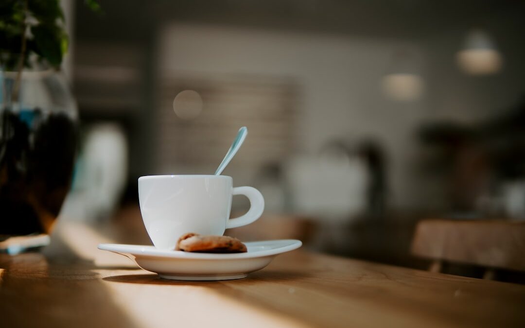 Zoetstof in Koffie: De Beste Opties op een Rij